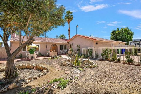 In Palm Desert, bordering Rancho Mirage, this 3 bedroom 2 bath open and airy home retains a timeless appeal. It also presents a canvas for your imagination and personal touch. Conveniently located near shops, dining, biking, and hiking trails, the po...