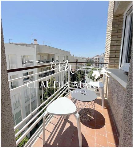COMFORT Apartment Puerto Cambrils 1 min beach SUN all day, newly completely renovated, new interior and exterior windows. COMFORT convenience disconnection in bright spacious spaces. You just need to customize it to your LIKING. It is READY to move i...