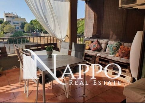 Nappo Real Estate presents this spacious flat located on the first floor with lift in a quiet building from 1984 with lift, developed in three floors with few neighbours, located in the unbeatable area of Can Pastilla, a step away from the beach, and...