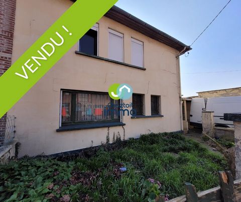 NEW in your Cheztoit immo agency, in the town of Bethune, ideally located near roads, schools and shops. Discover this semi-detached house, comprising on the ground floor: Entrance, living room, kitchen, shower room, toilet. Upstairs: Landing, three ...