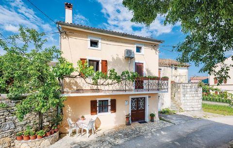 For sale is a charming two-story house, located in a quiet location on the west coast of Istria. Built around 1900, renovated in 2018, offering a harmonious blend of timeless elegance and modern comfort. The house has a surface area of 100m2 and is s...