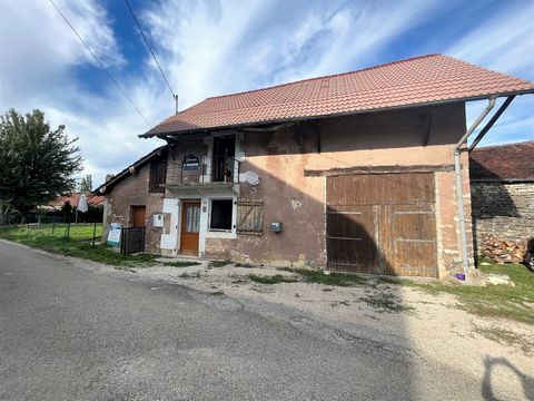 Exclusively, come and discover this partially renovated stone house in the town of Fourg (25440). This house of about 90 m2 on a plot of 1687 m2 consists of: - on the ground floor: a dining area with kitchen, a living room, a bedroom, a bathroom, a t...