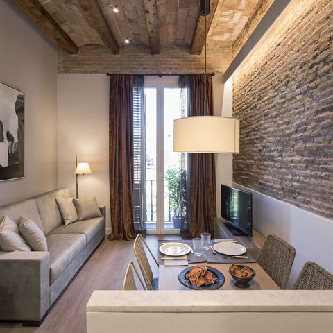 Pau Claris One is a 1BR apartment ideally located in the heart of Eixample, just around the corner of Passeig de Gracia with its shops and restaurants. The home is completely new and has been recently renovated, furnished and equipped. It features an...