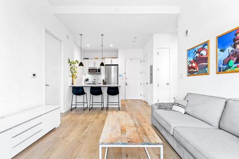 Unbeatable Value: Spacious Two-Bedroom Living Awaits Tax Abated until 2033 Enjoy the space of a 2-bedroom at a 1-bedroom price 10ft ceilings - the highest in the building Imagine enjoying the space and privacy of a two-bedroom home, at an incredible ...
