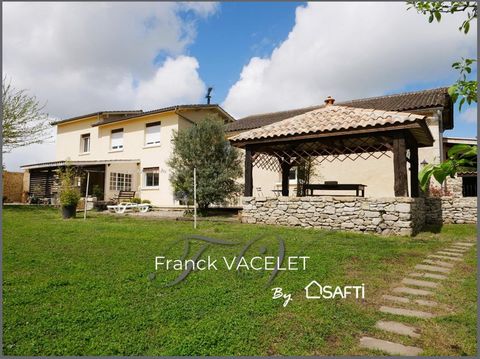 Close to La Réole, town of Art and History, with access to the A62 and the train station less than 10 minutes away, in a peaceful setting close to the village with bakery, schools and a nautical base , close to the Garonne side canal, come and discov...