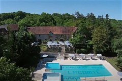 In a green setting and within the walls of an old castle, come and discover this magnificent estate, it offers you: The dwelling house and the restaurant in the castle building, a gite, several outbuildings, a 4 campsite with 86 pitches (tents, carav...
