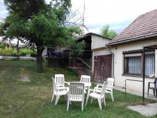 Price: €43.100,00 Category: House Plot Size: 2204 sq.m. Bedrooms: 3 Bathrooms: 1 Location: Countryside £36\'956 Commission to be added Nice house in a beautiful village in Hungary. An hour from Balaton. You can live in the house, but it does need to ...