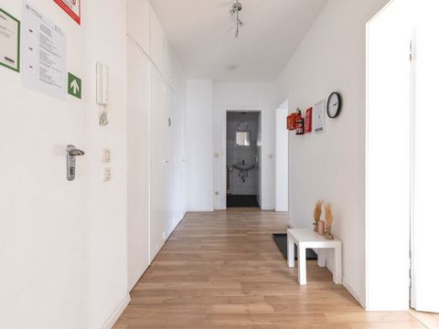 Welcome to VAZ by KeyFaktor! Explore our modernly equipped apartment, perfect for a comfortable long-term stay in Essen: → 5 comfortable single beds → Fully equipped kitchen → Free Wi-Fi → Balcony → Elevator → Washing machine → Free parking directly ...