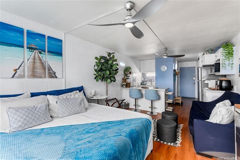 Did you ever think you would find a FEE SIMPLE Condo directly on the Ocean for $225000 in excellent condition? It exists and you can! Property prices are rising fast in this building, and don't miss out on the opportunity to own a fee-simple property...