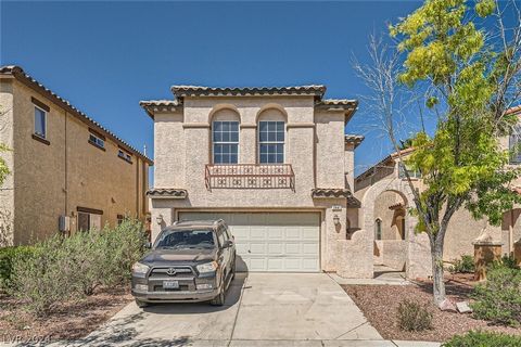 SUMMERLIN 4 BEDROOM 2.5 BATH HOME WITH BRAND NEW FLOORS AND PAINT THROUGHOUT. FROM THE MOMENT YOU WALK INTO THIS DARLING HOME YOU ARE GREETED BY A TON OF NATURAL LIGHT AND A LARGE GREAT ROOM WITH FRENCH DOORS LEADING OUT TO THE LARGE BACKYARD. THE KI...