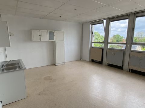 Provimo vous propose au 31 avenue de la République, appartement 3 pièces de 77.37 m2. Au 4ème et dernier étage avec ascenseur, venez découvrir cette appartement lumineux sans vis-à-vis composé de : - Grande pièce de vie séjour + cuisine de 27 m2 - 1 ...