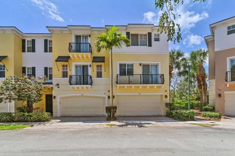 Welcome to your new home in Vistazo!This elegant TURN-KEY 3-bedroom, 3.5-bathroom, 2-story residence offers a spacious living area and modern comforts throughout.Featuring stainless steel appliances in the kitchen and neutral paint colors throughout,...