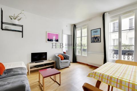 It is in the heart of the rue des Rosiers, Paris 4th arrondissement, that the H&B Real Estate Group presents this beautiful two-room apartment on the second floor with elevator out of five of a very good standing condominium overlooking the Rosiers g...