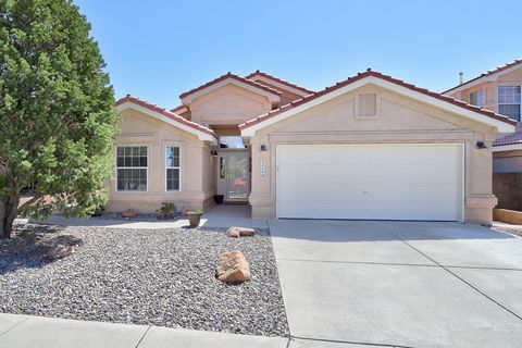 Come home to the feel of a comforting hug! This meticulously maintained, one owner home is in a community where most neighbors know each other. No HOA. Bright kitchen has stainless appliances w/new gas range in 2023. There is a breakfast nook and din...