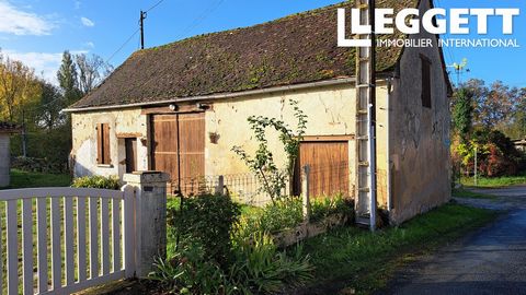 A28928SAG24 - A complete renovation project for a stone barn located in Cours de Pile, in the vibrant heart of the Périgord Pourpre region. Situated on a 300m² plot, this lovely old barn is ready to be transformed into a character residence of 85m², ...