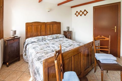 Located in Parole, this 2-bedroom apartment accommodates a family of 4 people. There is a private garden and cozy living room to enjoy during the stay. The home is on the banks of Idro lake at 100 m. You can explore nature in the forest at 100 m. For...