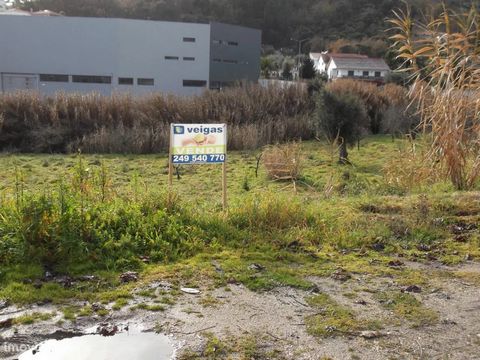 Commercialized by: Ome AMI License: 11794 Building plot with 3500 m2. Very close to the centre of Ourém, in a quiet and very sunny area.
