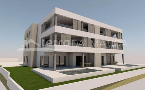 In Tribunj, in a top location, a luxury apartment with a swimming pool is for sale. Located on the ground floor of a modern apartment building, this apartment offers everything you need for a pleasant stay in your own property by the sea. The buildin...