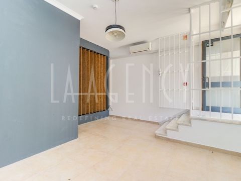 Shop in Penha de França, Lisbon Versatile and well-located commercial space in Lisbon, this is your opportunity. We present a charming shop in Penha de França, complete with a WC and a parking space, offering convenience and practicality for a variet...