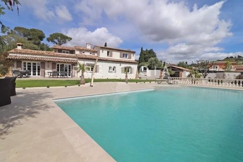 Exclusive - Mougins. Situated in the heart of a small estate consisting of two villas, in a quiet residential area, Bastide type 4CH-4SDB, with a living area of approx. 200m2 and set on a flat plot of 1700m2 with swimming pool. The bastide was entire...