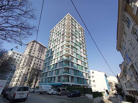 Apartamentos elegantes a 150 m de la estación Marmaray en Küçükçekmece Los nuevos apartamentos de inversión están situados en el distrito Küçükçekmece de Estambul. La región es de fácil acceso gracias a su desarrollada red de transporte público. La r...