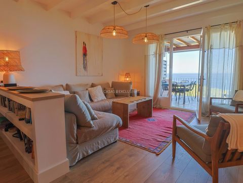 Discover the epitome of Mediterranean comfort in the coveted Golfet neighborhood of Calella de Palafrugell. We are delighted to present this fully renovated apartment, offering spectacular sea views and nestled in a tranquil residence with a communal...