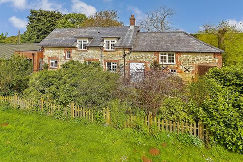 Nestled in the heart of stunning countryside up a private drive, this beautiful, former coach house, set in the picturesque hamlet of Horringford is the perfect combination of modern convenience and old-world charm, further to its extensive renovatio...
