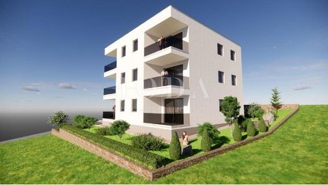 Location: Primorsko-goranska županija, Novi Vinodolski, Povile. Povile - 2-bedroom apartment in a modern new building. For sale is a three-room apartment with an area of ​​56 m2, located on the 1st floor of a residential building with 6 units. The ap...