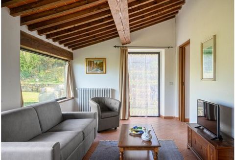 Fantastische villa met privétuin en zwembad, gelegen op het platteland van Pergine Valdarno, in het hart van Valdambra.