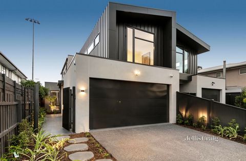 Expressions of Interest Closing Tuesday 18th June at 3pm A rare and brand new offering flowing onto the RG Chisholm Reserve, this architect-designed townhouse features a luxurious and bold design with superb quality evident throughout every detail. T...