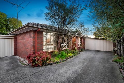 Many believe that location is the key to success when it comes to real estate, and if that’s correct, then this easy-care property in one of Blackburn’s prime pockets will hit the mark for owner occupiers or investors. The villa unit is one of only t...