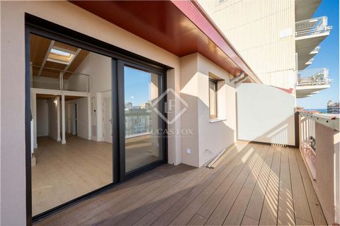 Exclusive Penthouse Lucas Fox offers you the penthouse at Rambla Nova 51. It is an exclusive jewel within the development of 6 luxury homes located in the heart of Tarragona, on the emblematic Rambla Nova, offering additional features that distinguis...