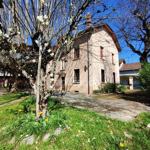 Maison familiale de charme au cur des Avenières 210 m² 7 chambres Terrain 1300 m²