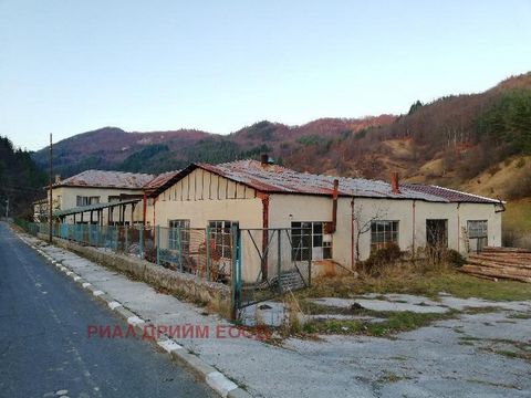 TEL.: ... ;0301 69999/WE OFFER FOR SALE AN INDUSTRIAL PREMISES WITH THE STATUS OF A CARPENTRY WORKSHOP SUITABLE FOR FINANCING UNDER EUROPEAN PROJECTS. IT CONSISTS OF TWO ADJACENT ONE-SPACE ROOMS WITH A LARGE HEIGHT AND VOLUME, RESPECTIVELY OF 422 SQ....