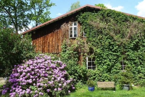 Large apartment for a maximum of six people with chic roof beams and country charm. The kitchen is equipped with everything you need for self-sufficiency, and the living and dining room invites you to spend relaxing hours. The children can romp and p...