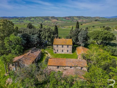This property is a rustico in need of renovation, which exudes an air of elegance and a fabulous history dating back to 1920. Surrounded by two hectares of land, the rustico offers enormous potential for an investor wishing to transform the property ...