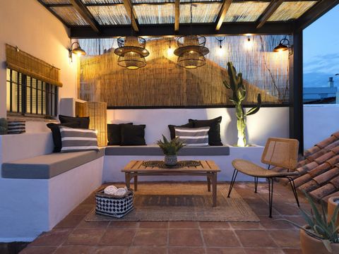 Magnifique penthouse avec terrasse exceptionnelle, et barbecue, vue sur la ville, dans le centre historique de Malaga, avec tout ce dont vous avez besoin pour rendre votre séjour dans la ville le plus agréable possible. Il dispose de 2 chambres dont ...