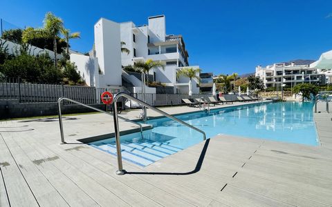 Fantastic apartment in new gated community South Bay III, close to the beach, marina, sports center and city center. All types of services within short distance. 3 double rooms, one of them en suite. 2 bathrooms with shower and 2 terraces. Fully equi...