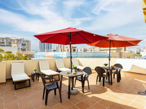 3 guests apartment in a local and quiet area of Malaga close to the beach and train station. Shared rooftop terrace. Welcome to our 3 guests apartment Montesa! You will be on a 1st floor in a 2 floors building with a shared rooftop terrace with paras...