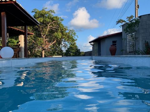 Chalés Tucano Pipa offers comfort and quietness in three single standing houses surrounded by the tropical rain forest. All houses are newly constructed (2022) and completely equipped for self-supply with kitchen, air conditioning, fast internet (gla...