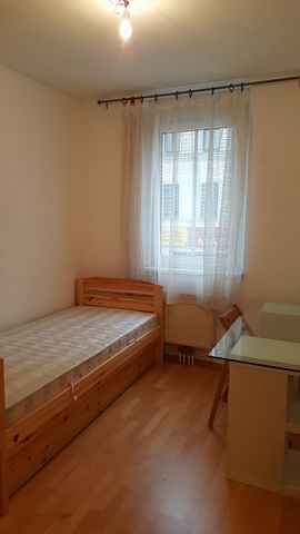 The furnished shared room is on the 1st floor of the new building in the 5th district of Vienna Margareten, has approx. 12 square meters, east-facing, single bed made of solid pine, under the bed with storage space, with wheels to pull, large wardrob...