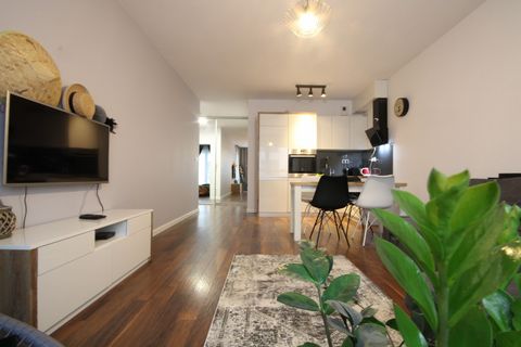 Located in Krakow in the Małopolskie region, Zabłocie. The property is a 4-minute walk from the Schindler Factory Museum and has free Wifi. The place is pet-friendly. The apartment is fitted with 1 separate bedroom, 1 bathroom, a fully equipped kitch...