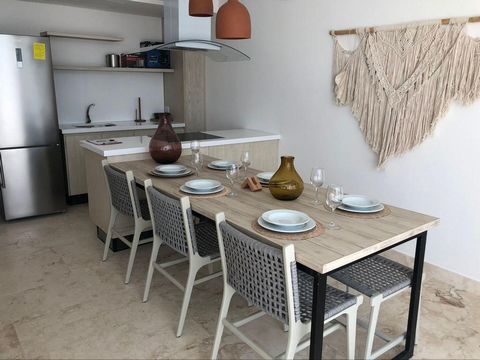 Beautiful penthouse located in the exclusive complex of Aldea Zama, Tulum Mexico. Surface of 217m2. Fully equipped and furnished. The first level of the penthouse is located on the 4th floor of the tower, and is distributed in: Living room Dining roo...