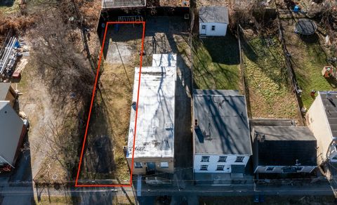 Build your dream home on this vacant Newburgh city lot. Conveniently located near Broadway shopping and restaurants, main roadways, and Beacon's Metro-North train station for an easy commute to the city by car or train. Don't miss your chance – sched...