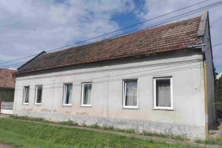 Price: €71.640,00 Category: House Area: 170 sq.m. Plot Size: 7320 sq.m. Bedrooms: 3 Bathrooms: 1 Location: Countryside £62,058 All-in costs, excluding 4% tax Beautiful complete house with a large barn on a 7,320 m2 The house can be inhabited immediat...