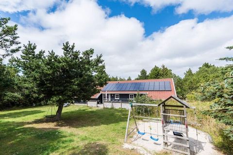 MAX 2 HUNDE - KEINE JUGENDGRUPPEN Das Haus wurde 2020 modernisiert. Poolgrösse: 7,0 x 3,0 x 1,35 M. - Auf einem schön geschlossenen Naturgrundstück, das an ein geschütztes Gebiet anschliesst, liegt dieses wunderbare Poolhaus. Im Pool-Bereich gibt es ...