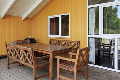 Holiday cottage with views of Kvie Sø on a large plot with direct access to the lake. There is a trail system leading around the lake, perfect for long walks. The rooms are bright and spacious. There are sauna and whirlpool in the large bathroom wher...