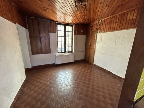 Watremez real estate offers a house of 110 m2 located in the town of Cateau-Cambrésis, offering an entrance, a dining area, a kitchen, a living room dining room with wood fire, a bedroom, a shower room, a toilet. Upstairs: two bedrooms, a bathroom. A...