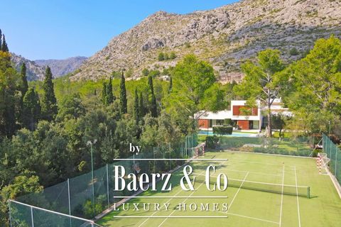 This bright and contemporary luxury villa in a privileged area just outside Pollensa town has it all; The prime location, the architectural masterpiece, the manicured gardens, the very large swimming pool, and the tennis court. The stunning contempor...