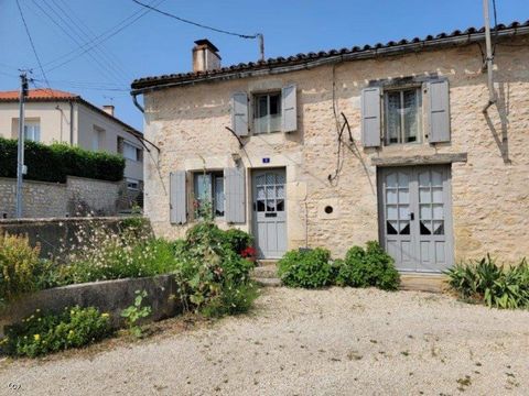 Very pretty two-bedroom stone house with lots of charm and character, very close to the centre of Civray and its bars and restaurants. Fall under the spell of its picturesque town centre setting, with its light-coloured Charente stone facade. A small...